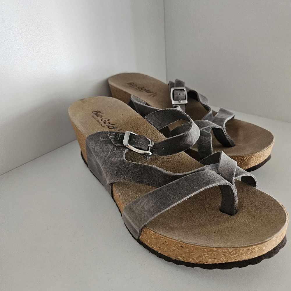 Bio Gold Sandals Women's 8 Gray Wedge Cork Leather Bohemian Comfort Strappy - Picture 2 of 4